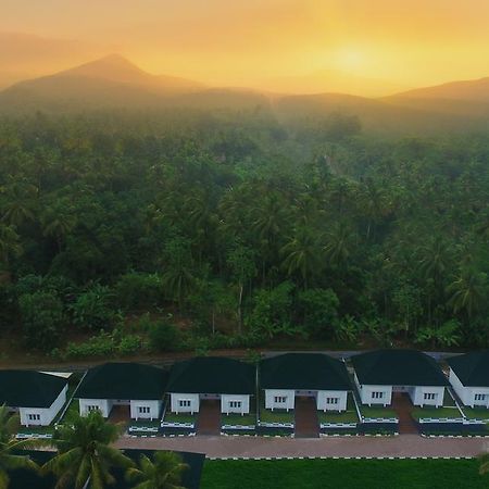 Magic Land Resorts Athirapally Irinjalakuda Exterior photo
